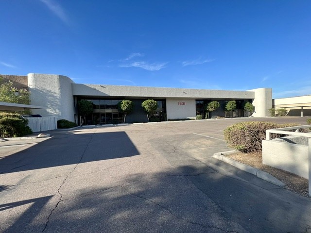 Vehicle-free street view of Greenway Air Center