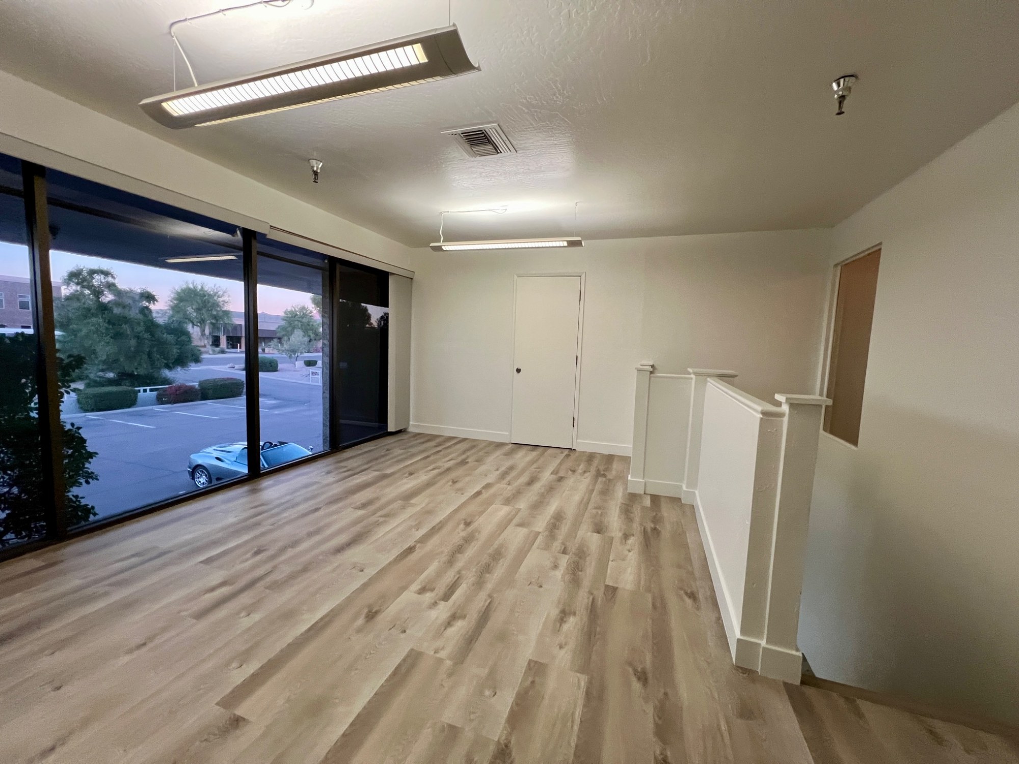Suite B upper office